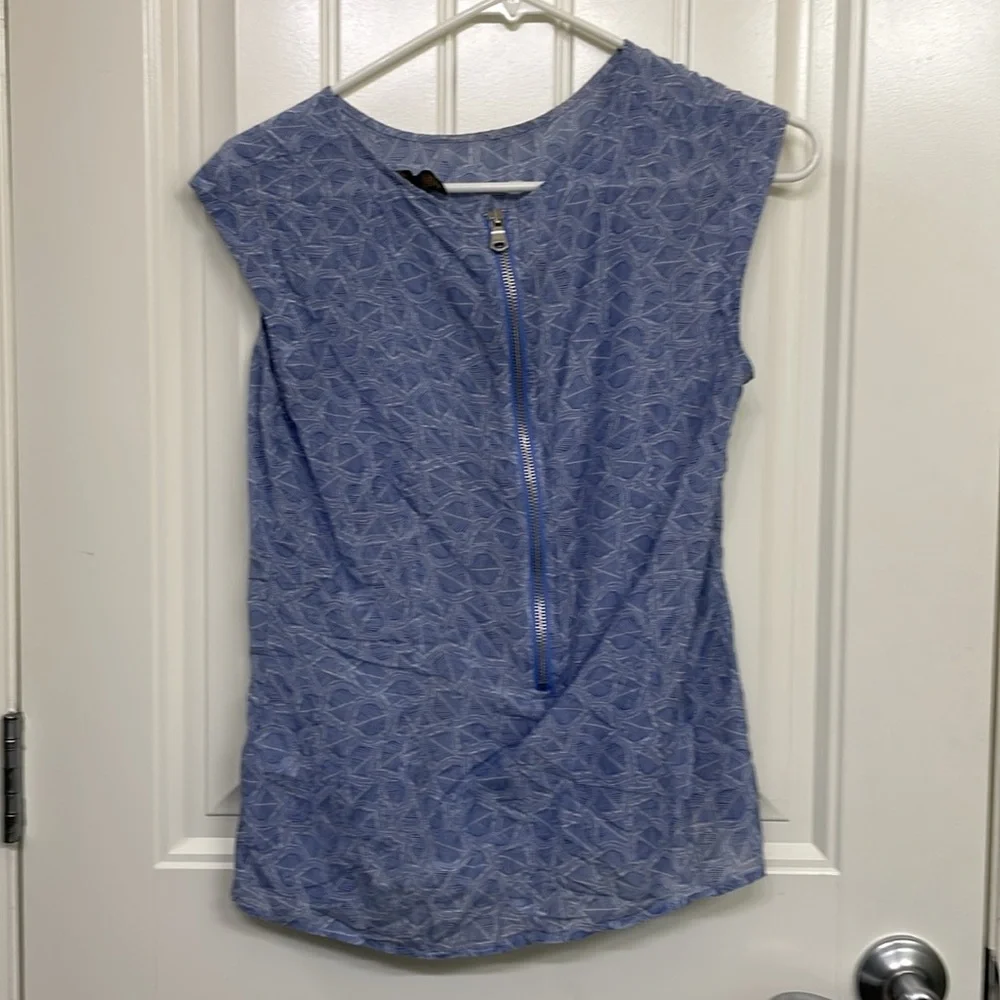 Banana Republic silk blend sleeveless top - Picture 5 of 8
